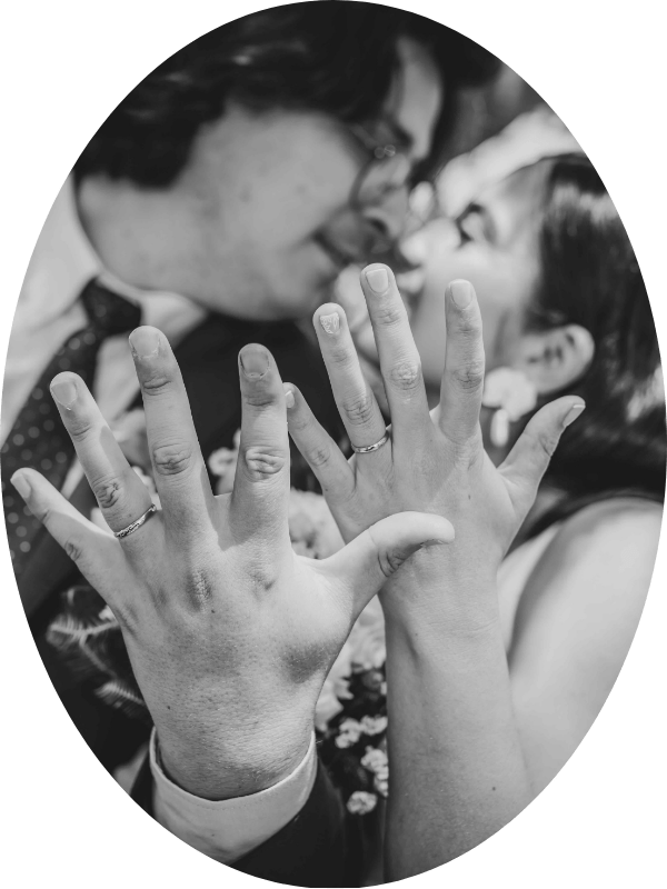 Elizabeth & Cristopher
"Grandes profesionales, se nota que realizan cada captura con dedicación y mucho amor. Son entusiastas, comprensivos, contenedores y alegres. Transmiten una energía impresionante para motivarte a ser auténtica y brillar. Nuestra sesión de fotografías..."
Leer reseña completa
Elizabeth D.
Se casó el 14/12/2023