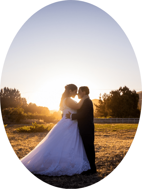 Matrimonio Javi & Benedicto "Agradecemos lo lindo que fue tener su compañía, lo atentos que fueron con nosotros y la calma que nos entregaron en todo momento.
Por su buen trato, paciencia y dedicación, en esta nueva familia que se inicia tengan la seguridad que siempre serán partícipes ❤️” Leer reseña completaJavieraSe casó el 19/01/2025